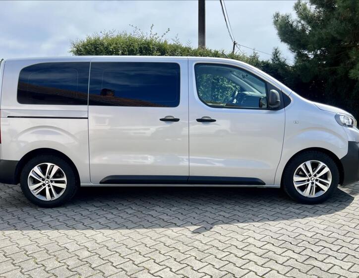 Peugeot Traveller 6