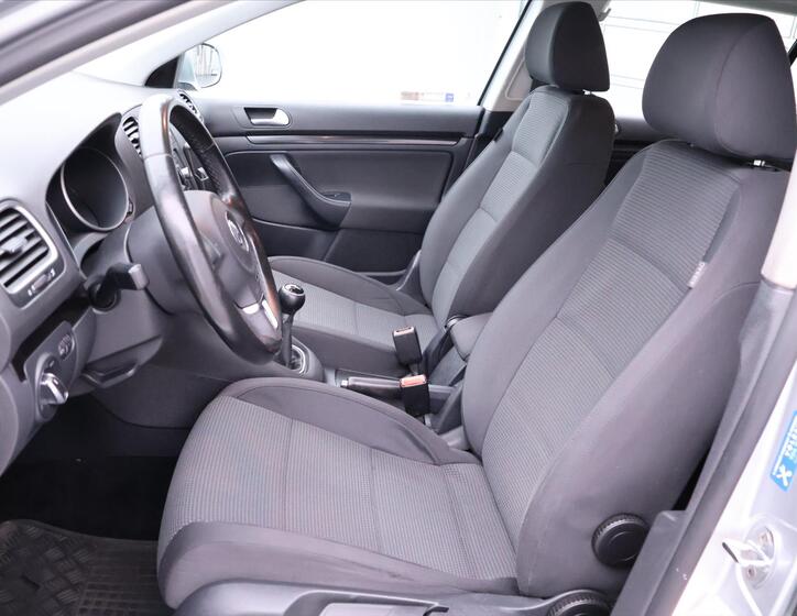 Volkswagen Golf 12