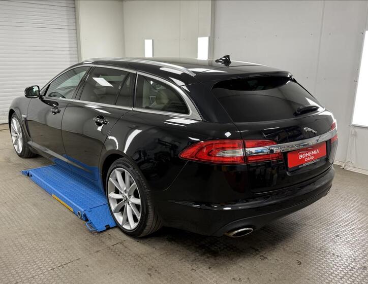 Jaguar XF 4