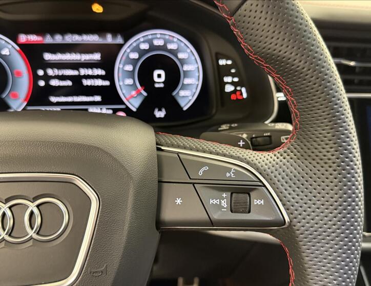Audi Q8 10