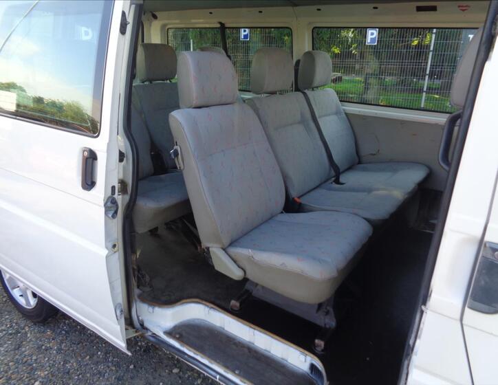 Volkswagen Transporter 12