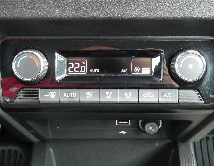 Škoda Fabia 16