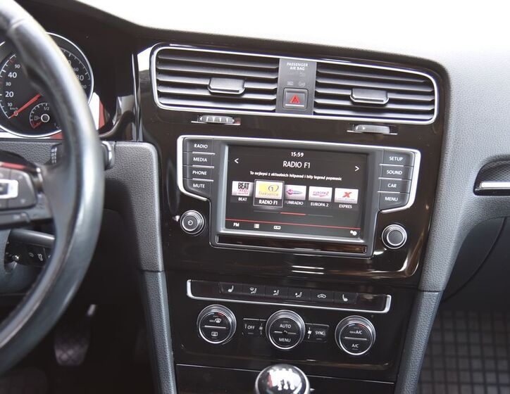 Volkswagen Golf 27
