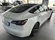 Tesla Model 3 6