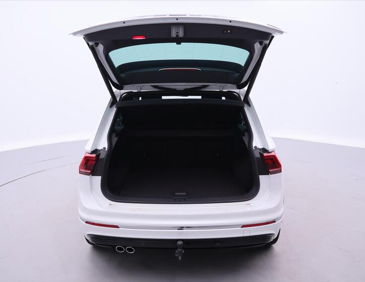 Volkswagen Tiguan 9