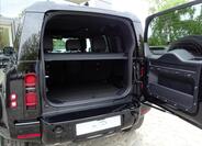 Land Rover Defender 29