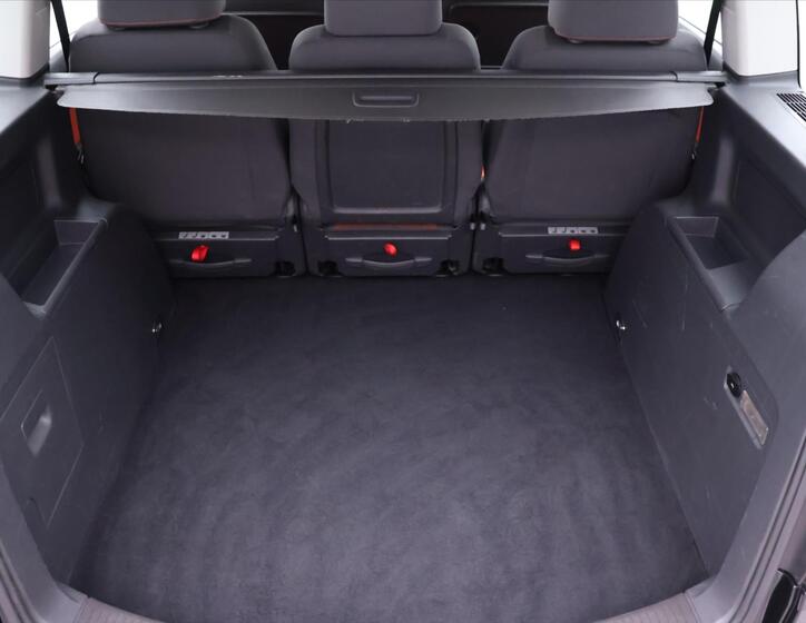 Volkswagen Touran 10