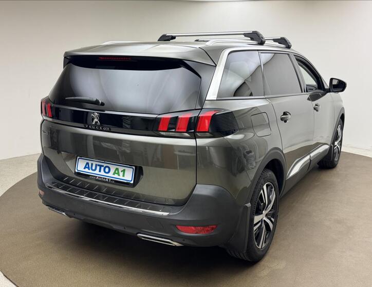 Peugeot 5008 4
