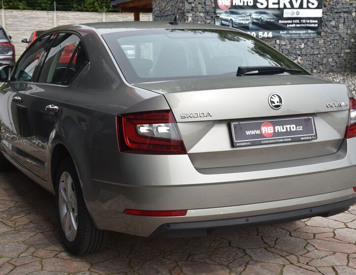 Škoda Octavia 10