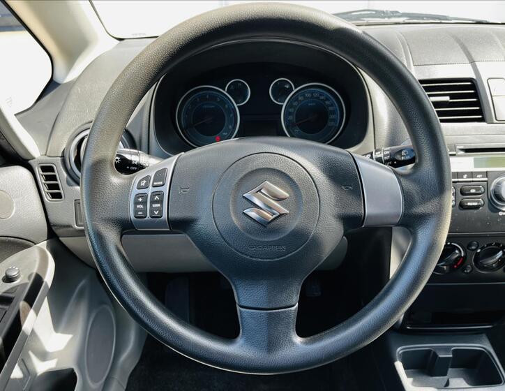 Suzuki SX4 12