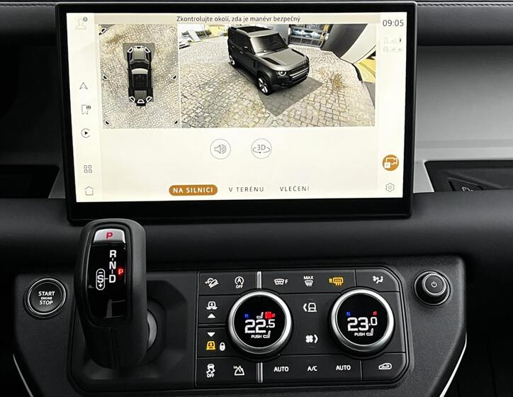 Land Rover Defender 14