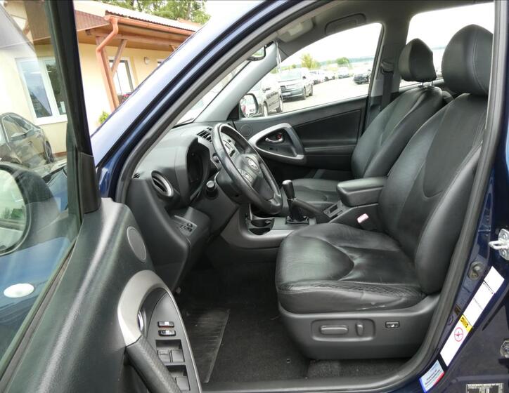 Toyota RAV4 17