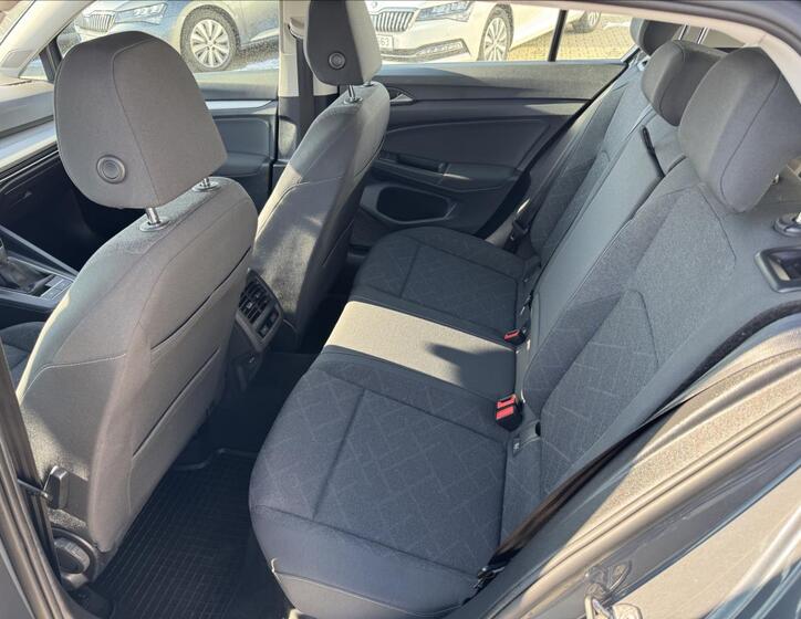 Volkswagen Golf 17
