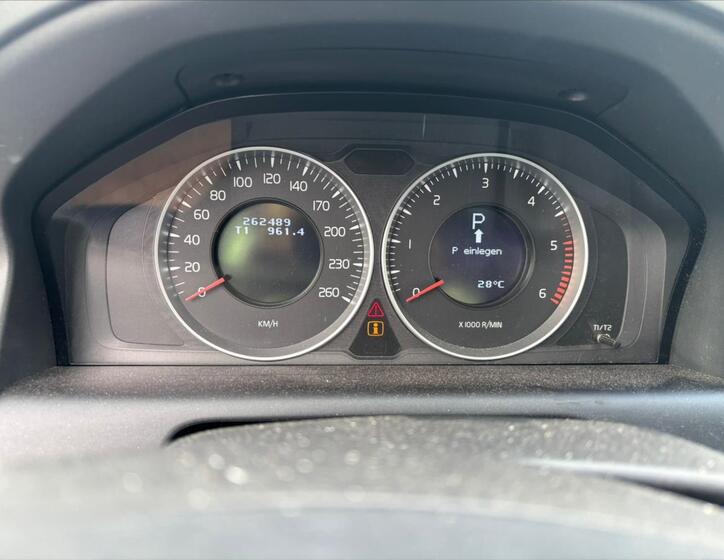 Volvo XC60 4