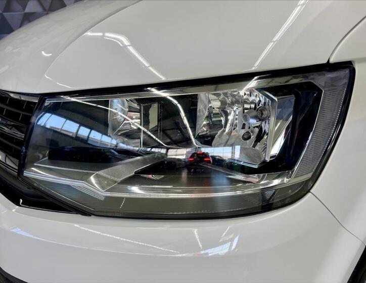 Volkswagen Caravelle 8