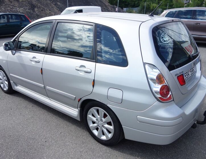 Suzuki Liana 8