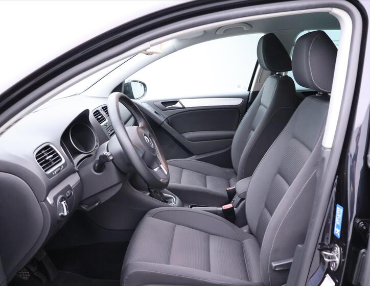 Volkswagen Golf 12