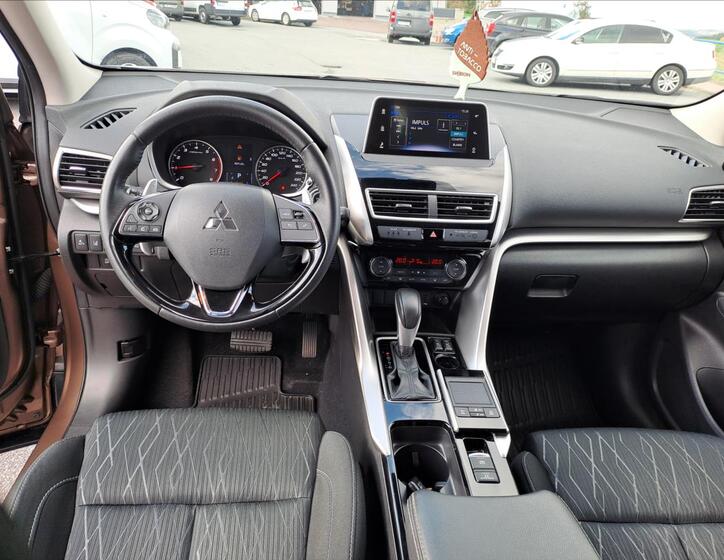 Mitsubishi Eclipse Cross 8