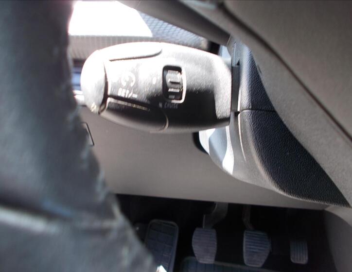 Peugeot 208 25