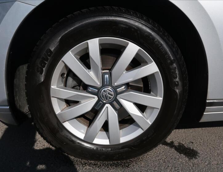 Volkswagen Passat 25