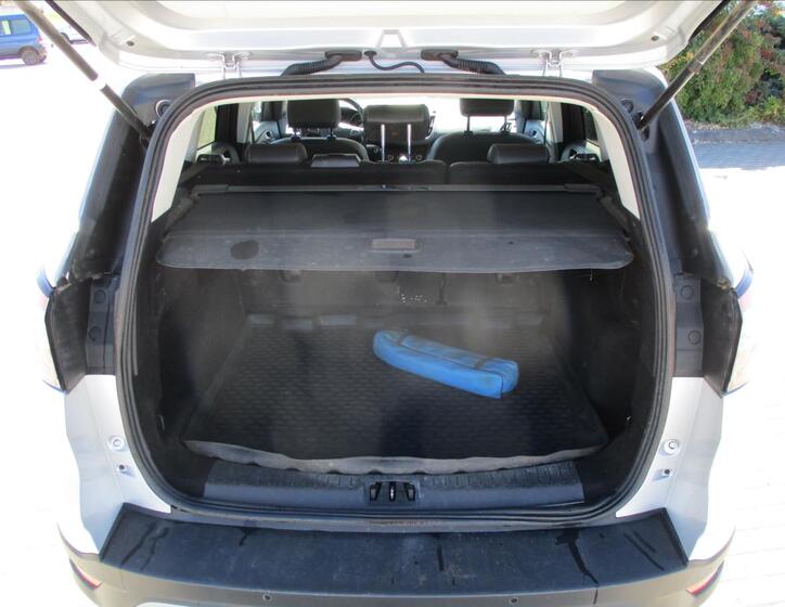 Ford Kuga 9