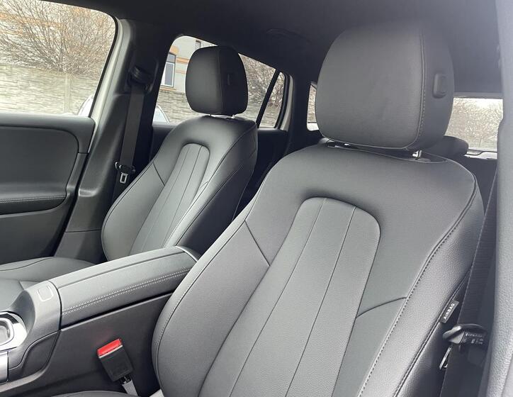 Mercedes-Benz GLA 8