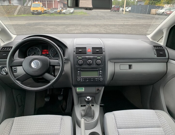 Volkswagen Touran 12