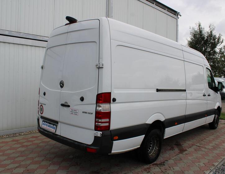 Mercedes-Benz Sprinter 4