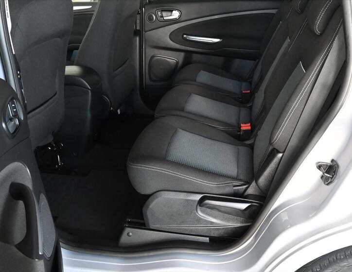 Ford S-MAX 10