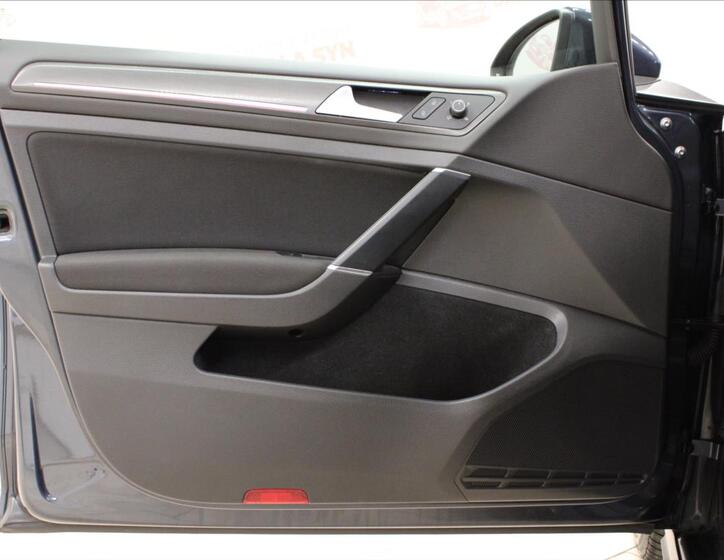 Volkswagen Golf 10