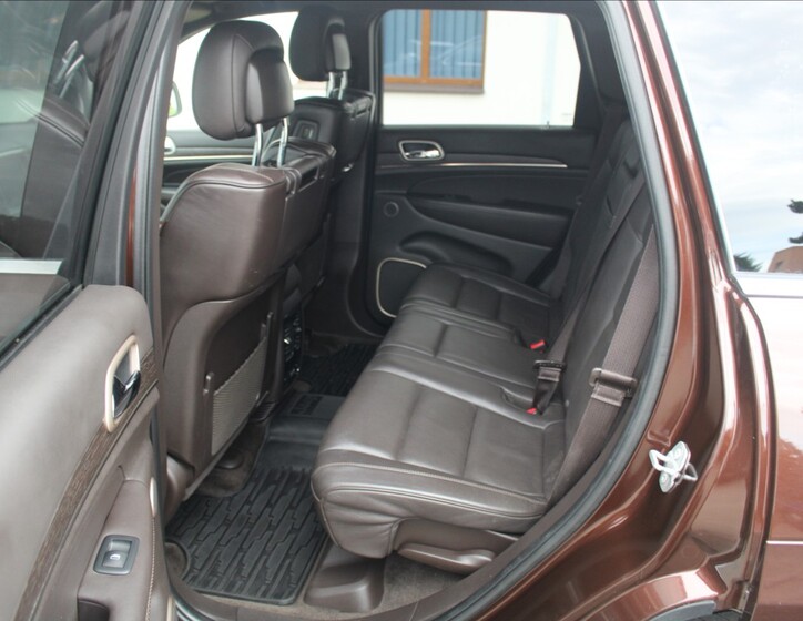 Jeep Grand Cherokee 12