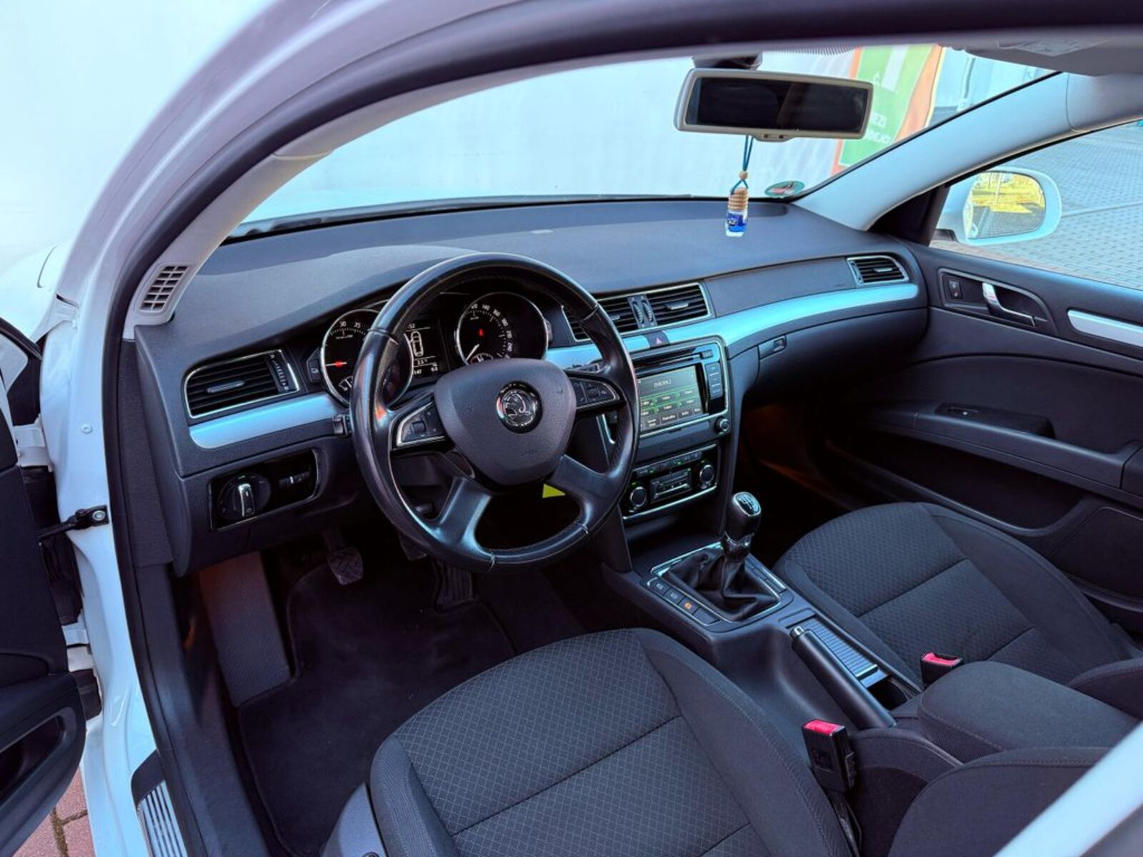 Škoda Superb 17