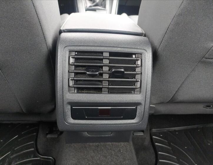 Volkswagen Golf 11