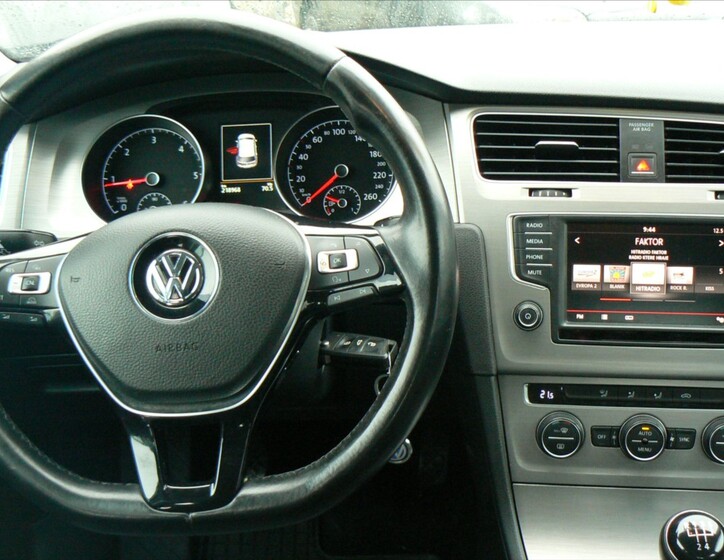 Volkswagen Golf 12