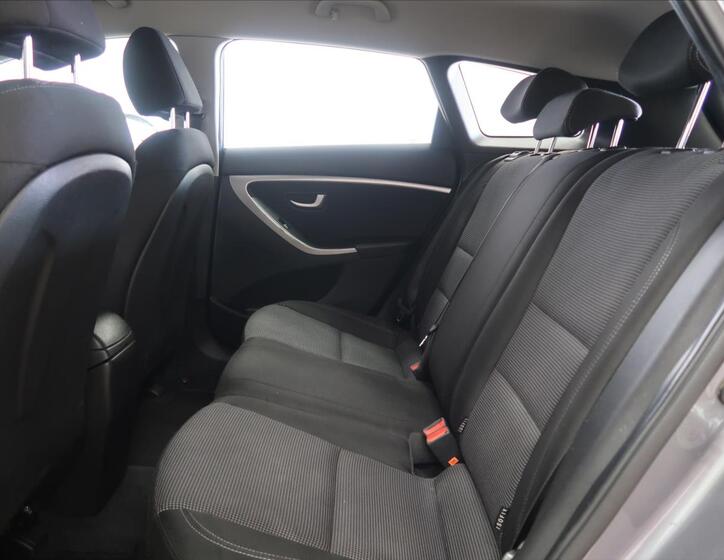 Hyundai i30 14