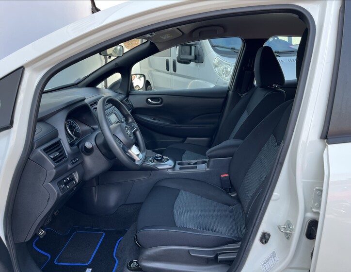 Nissan Leaf 16