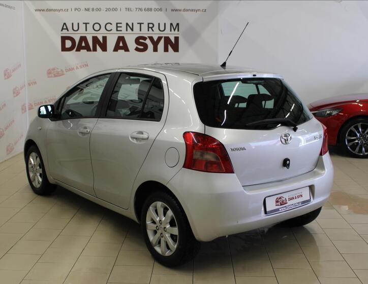 Toyota Yaris 6