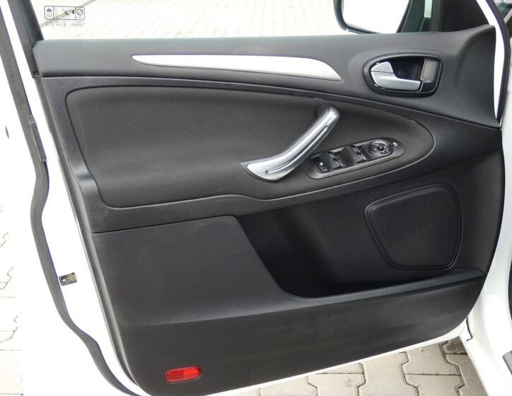 Ford Galaxy 26