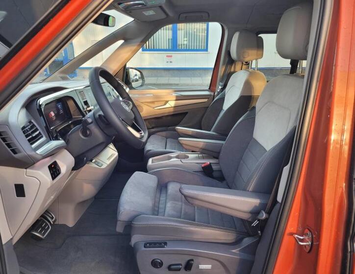 Volkswagen Multivan 11