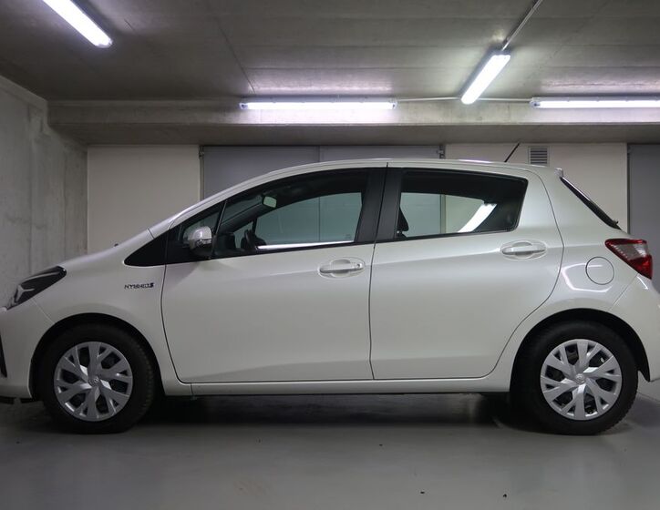 Toyota Yaris 8