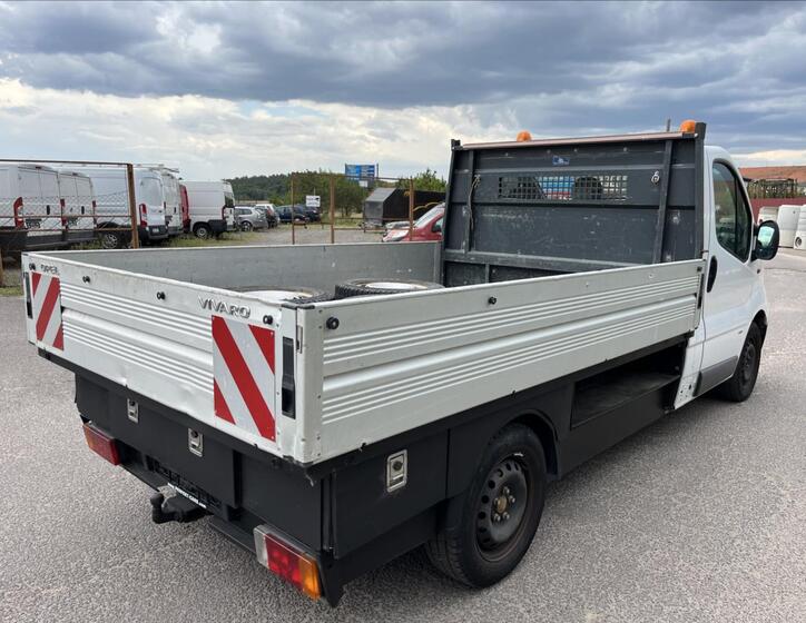 Opel Vivaro 6