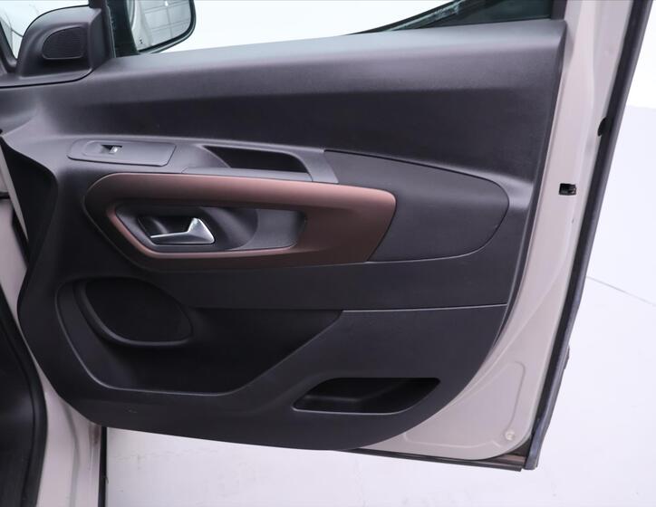Peugeot Rifter 13