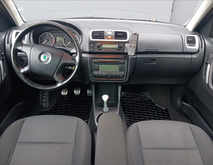 Škoda Roomster 8