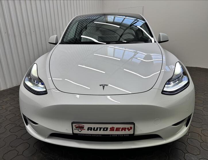 Tesla Model Y 13