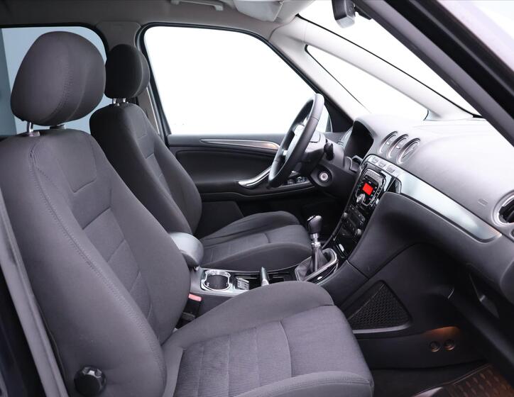 Ford Galaxy 13