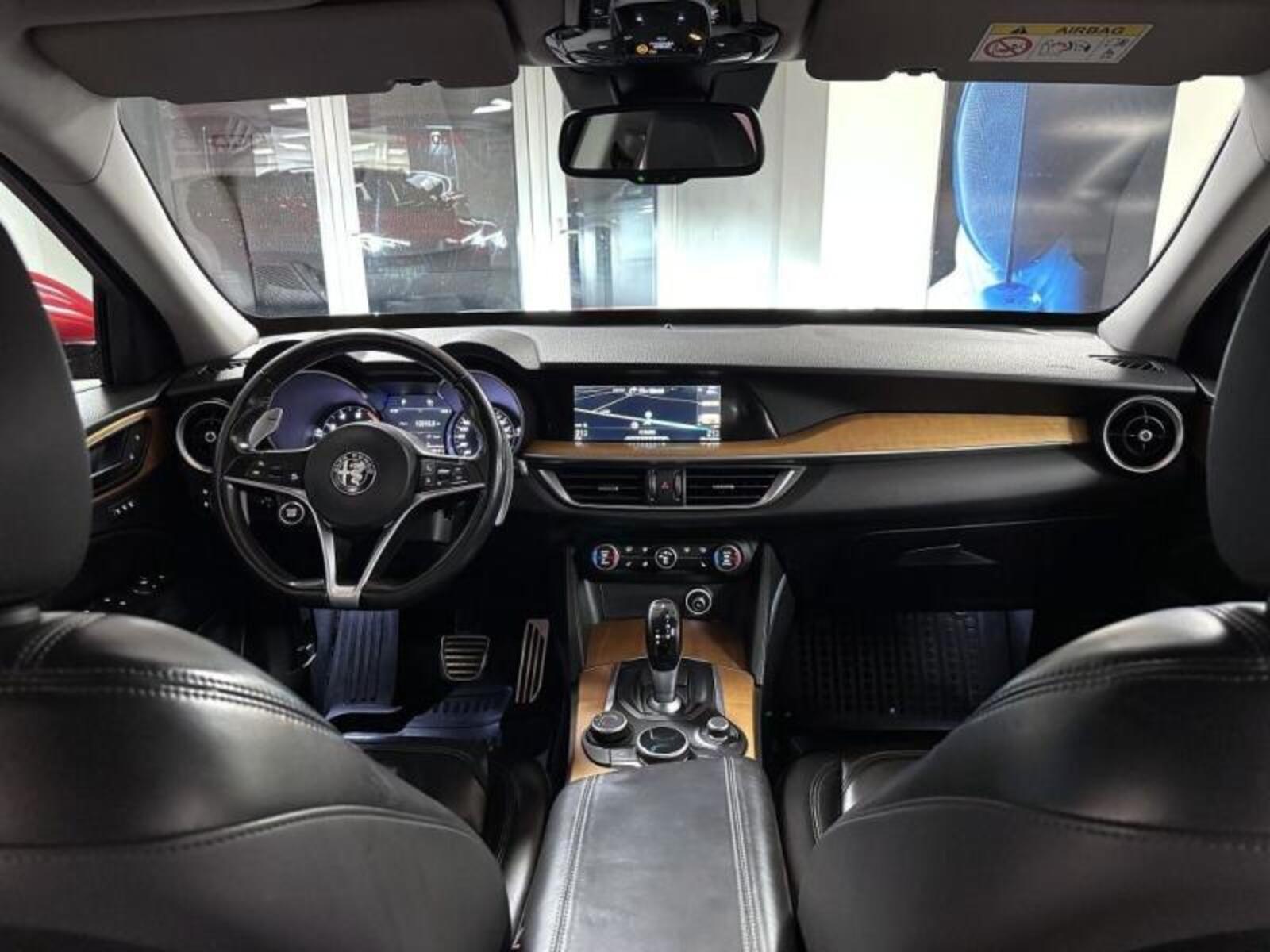 Alfa Romeo Stelvio 17
