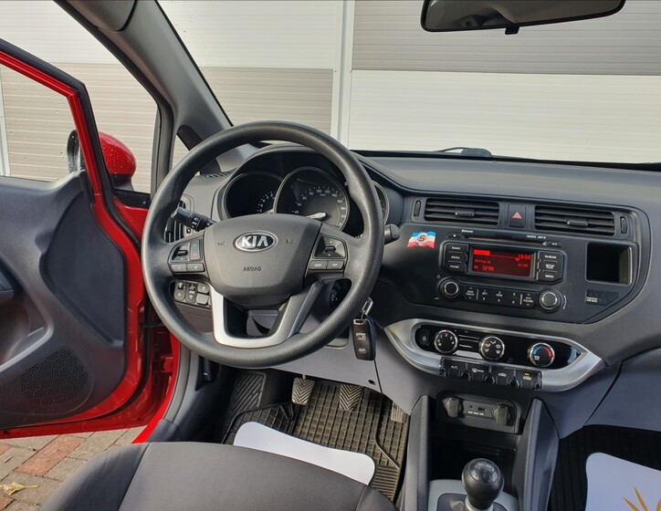 Kia Rio 13