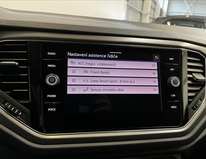 Volkswagen T-Roc 8