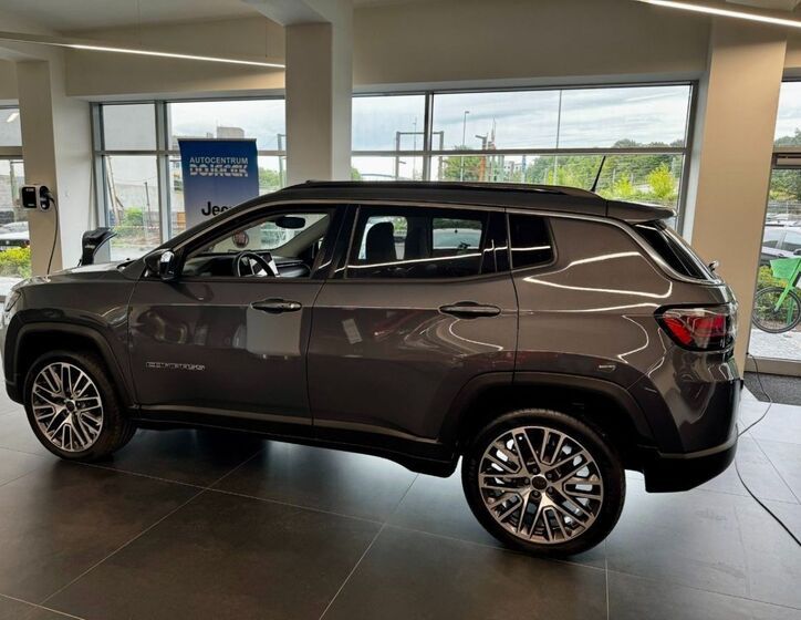 Jeep Compass 9