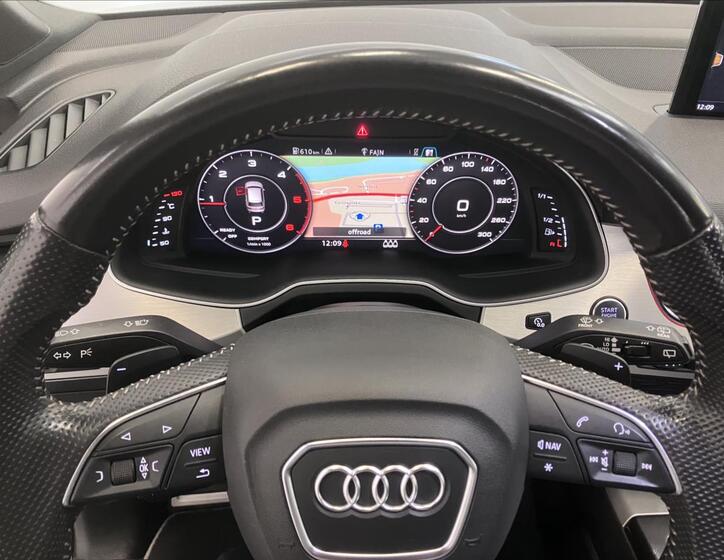 Audi Q7 11